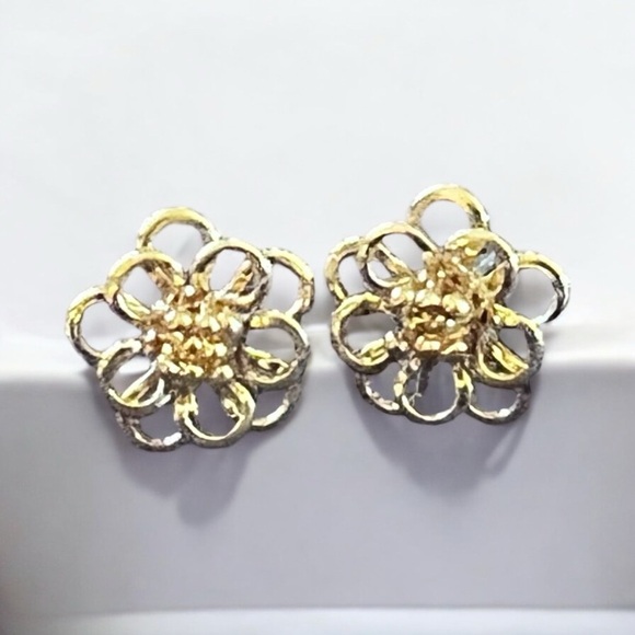 Vintage Jewelry - Vintage Gold Flower Pierced Earrings